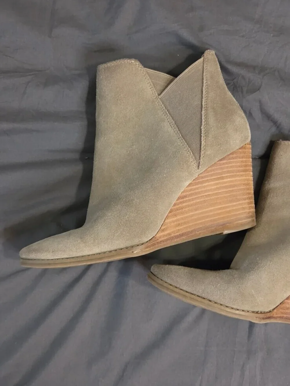 Women's Lucky Brand Taupe Suede Wedge Ankle Boots sz 10